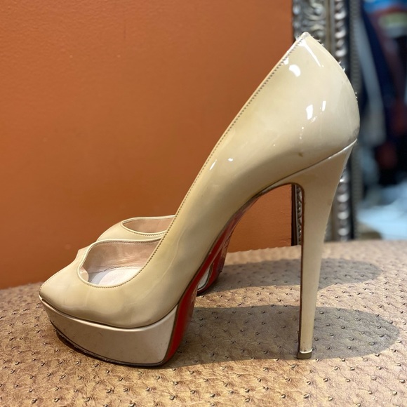 Christian Louboutin patent leather pumps - Picture 2 of 5